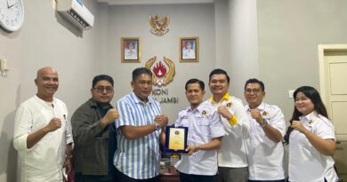 KONI Kota Jambi Sambut Hangat Audiensi PWI Pokja Kota Jambi: Sinergi Media dan Olahraga Menuju Prestasi Gemilang KONI Kota Jambi Sambut Hangat Audiensi PWI Pokja Kota Jambi: Sinergi Media dan Olahraga Menuju Prestasi Gemilang